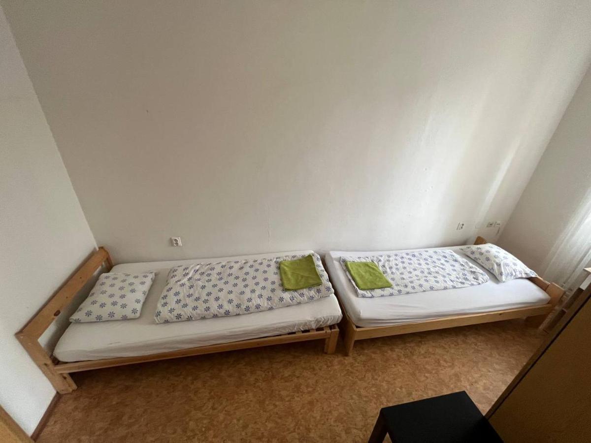 Апартаменты Near Main Railway And Bus Station Брно Экстерьер фото