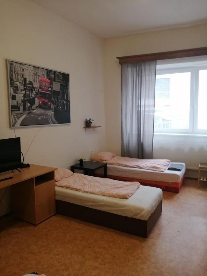 Апартаменты Near Main Railway And Bus Station Брно Экстерьер фото
