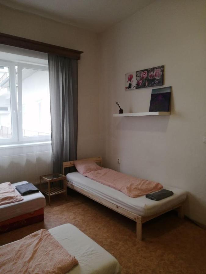 Апартаменты Near Main Railway And Bus Station Брно Экстерьер фото